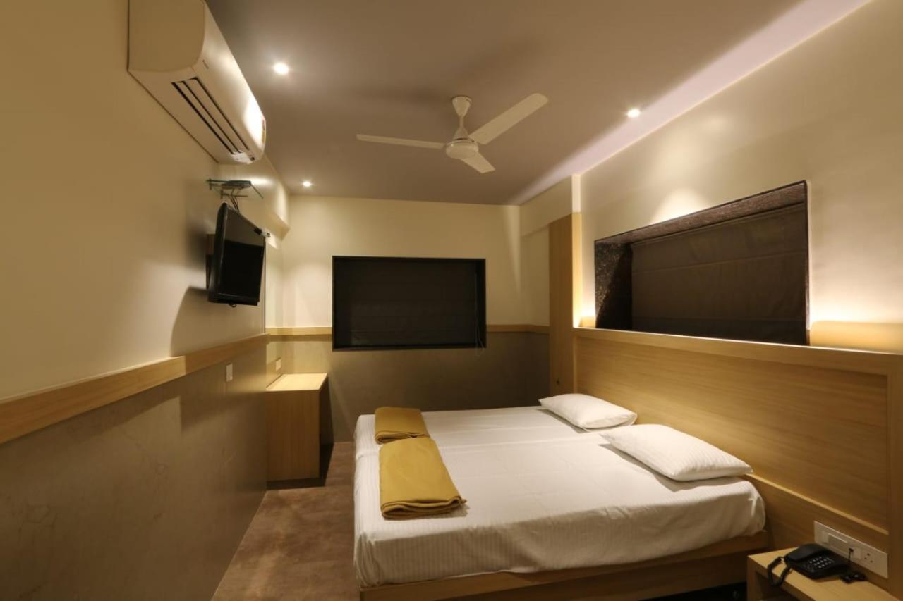 Avenue 10 Boutique Hotel Pune Exterior foto